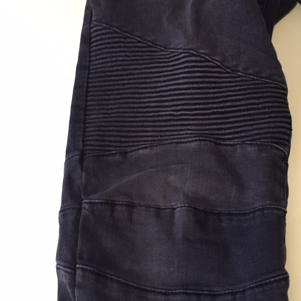 Example Black Jeans - image 3